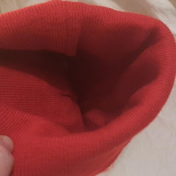 Disney "Minnie" Mouse beanie hat with fringe Puff on top red black white pom pom - Picture 6 of 9